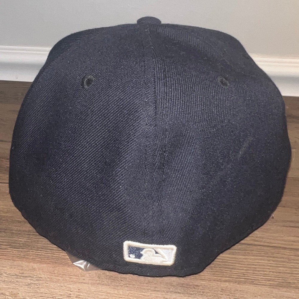 New Era New York Yankees 59FIFTY Fitted Hat Navy Blue MLB On-Field Cap 7 5/8 - Picture 3 of 10